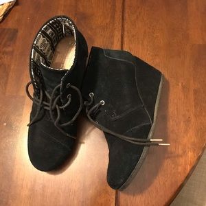 GUC Tom’s wedges.  Size 7.5